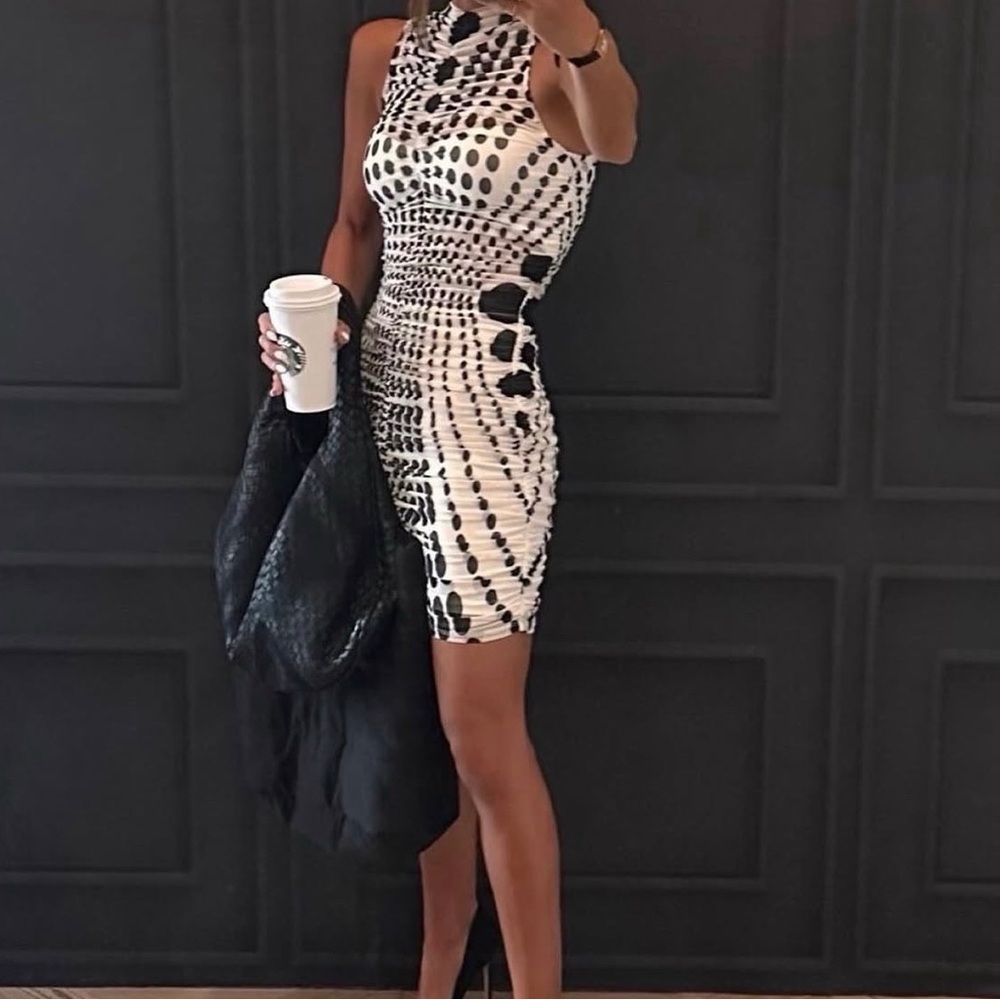 NWOT Helsa Mini Dress Sleeveless Black & White Patterned Bodycon Dress medium - Picture 2 of 7